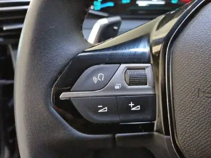 Photo 55 Peugeot 208  Hybrid 100 e-DCS6