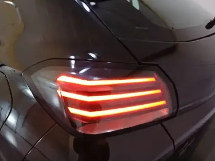 Photo 74 Peugeot 208  Hybrid 100 e-DCS6