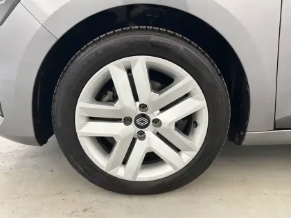 Photo 48 Renault Clio  Blue dCi 100 ch GSR2 Auto-école