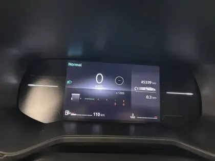 Photo 16 Renault Clio  Blue dCi 100 ch GSR2 Auto-école