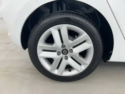 Photo 31 Renault Clio Gén. V (BJA) Ph2 Evolution 5