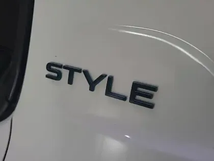 Photo 33 Peugeot 208  Electrique 50 kWh 136ch