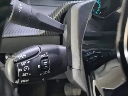 Photo 26 Peugeot 208  Electrique 50 kWh 136ch