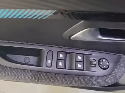 Photo 30 Peugeot 208  Electrique 50 kWh 136ch