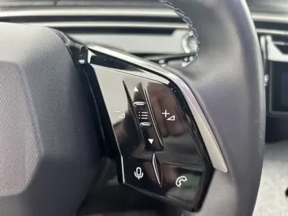 Photo 25 Peugeot 5008  Hybrid 136 e-DCS6