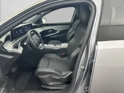 Photo 10 Peugeot 5008  Hybrid 136 e-DCS6