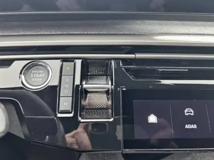 Photo 13 Peugeot 5008  Hybrid 136 e-DCS6