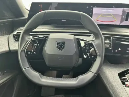 Photo 8 Peugeot 5008  Hybrid 136 e-DCS6