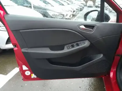 Photo 10 Renault Clio  E-Tech full hybrid 145