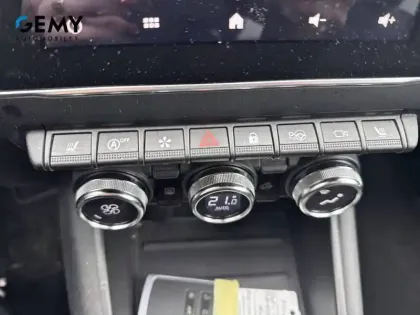 Photo 54 Renault Captur  mild hybrid 160 EDC