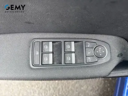 Photo 45 Renault Captur  mild hybrid 160 EDC