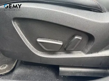 Photo 75 Renault Captur  mild hybrid 160 EDC