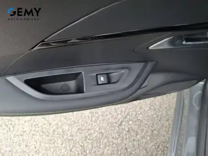 Photo 5 Peugeot 2008  Electrique 50 kWh 136 ch