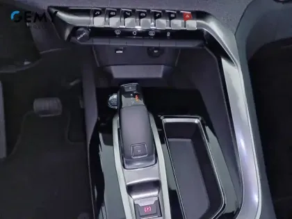 Photo 13 Peugeot 3008  Puretech 130ch S&S EAT8