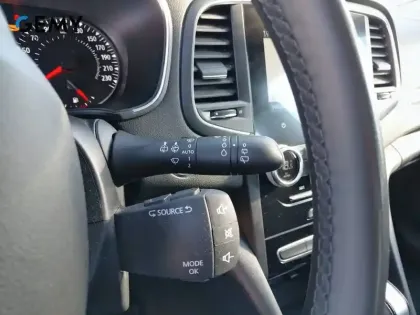 Photo 17 Renault Megane  IV Berline Blue dCi 115 EDC