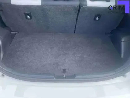 Photo 31 Toyota Yaris  Hybride 100h