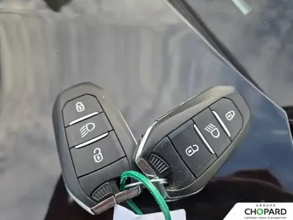 Photo 20 Peugeot 208  PureTech 100 S&S BVM6