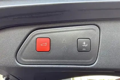 Photo 27 Peugeot 3008  Hybrid 225 e-EAT8