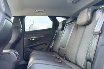 Photo 18 Peugeot 3008  Hybrid 225 e-EAT8