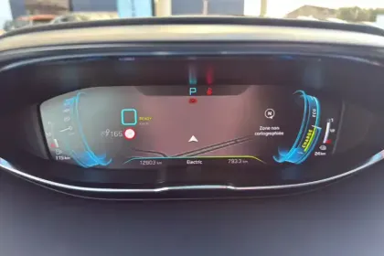 Photo 19 Peugeot 3008  Hybrid 225 e-EAT8