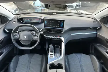 Photo 17 Peugeot 3008  Hybrid 225 e-EAT8