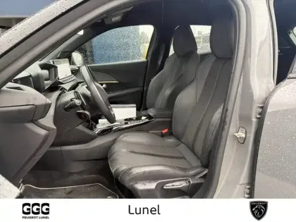 Photo 8 Peugeot 2008  PureTech 130 S&S EAT8