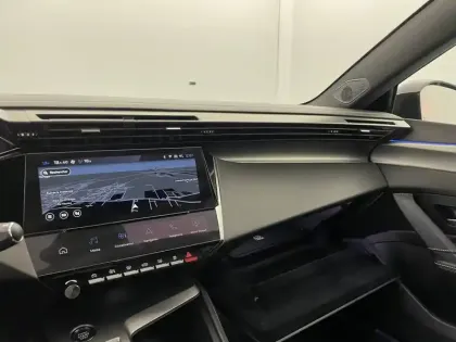 Photo 27 Peugeot 308  Hybrid 136 e-DCS6