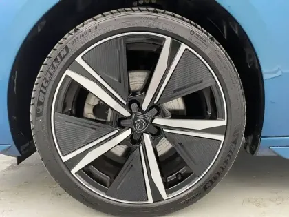 Photo 16 Peugeot 308  Hybrid 136 e-DCS6