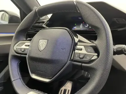 Photo 28 Peugeot 308  Hybrid 136 e-DCS6