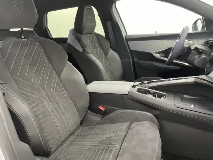 Photo 58 Peugeot 5008  Hybrid 145 e-DCS6