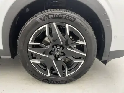 Photo 17 Peugeot 5008  Hybrid 145 e-DCS6