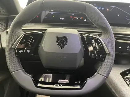 Photo 22 Peugeot 5008  Hybrid 145 e-DCS6