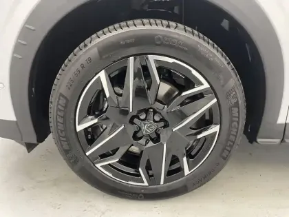 Photo 16 Peugeot 5008  Hybrid 145 e-DCS6