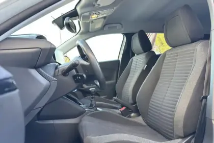 Photo 13 Peugeot 2008  PureTech 100 S&S BVM6