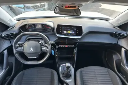 Photo 17 Peugeot 2008  PureTech 100 S&S BVM6