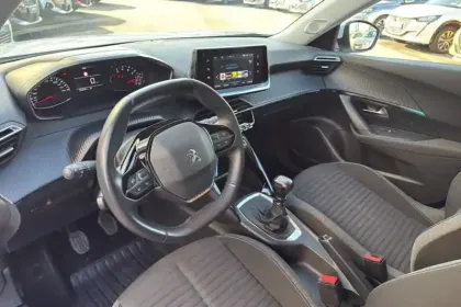 Photo 15 Peugeot 2008  PureTech 100 S&S BVM6