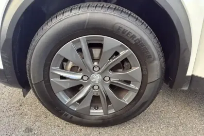 Photo 8 Peugeot 2008  PureTech 100 S&S BVM6