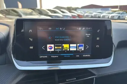 Photo 19 Peugeot 2008  PureTech 100 S&S BVM6