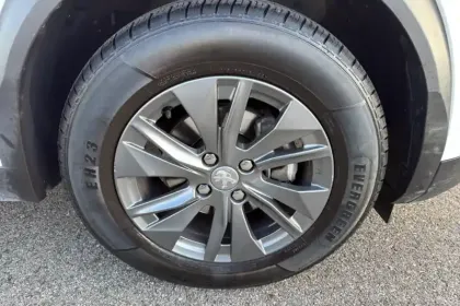 Photo 11 Peugeot 2008  PureTech 100 S&S BVM6