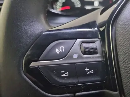 Photo 28 Peugeot 2008 Gén. II Ph1 NG Allure 5