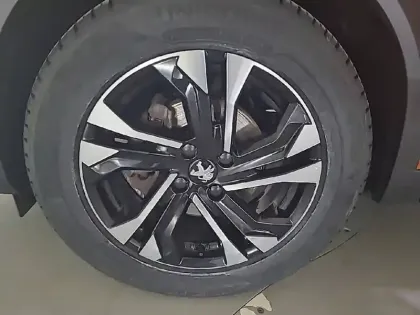 Photo 14 Peugeot 2008 Gén. II Ph1 NG Allure 5