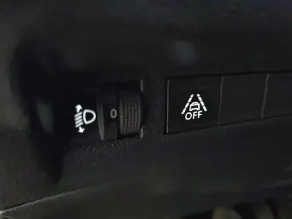 Photo 30 Peugeot 2008 Gén. II Ph1 NG Allure 5