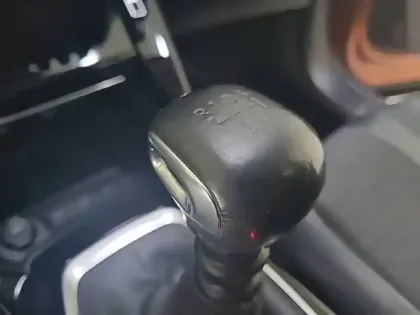 Photo 15 Peugeot 2008 Gén. II Ph1 NG Allure 5