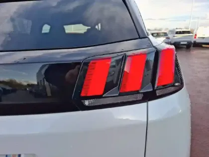 Photo 16 Peugeot 3008  PureTech 130ch S&S BVM6