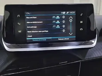 Photo 20 Peugeot 2008  BlueHDi 110 S&S BVM6