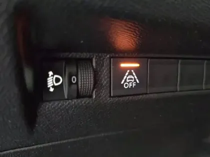 Photo 29 Peugeot 2008  BlueHDi 110 S&S BVM6