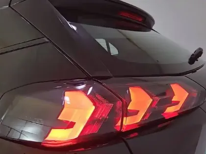 Photo 16 Peugeot 2008  BlueHDi 110 S&S BVM6