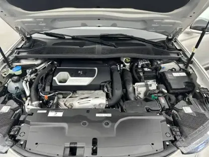 Photo 60 DS DS 4  Hybride E-Tense 225 EAT8