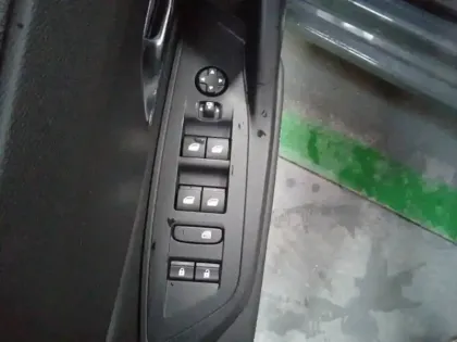 Photo 19 Peugeot 308  Hybrid 145 e-DCS6