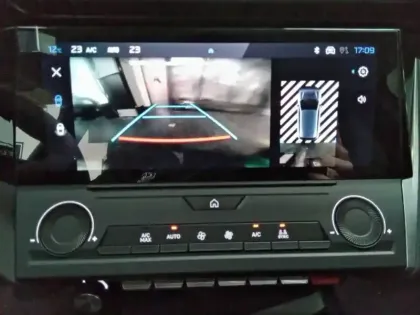 Photo 14 Peugeot 308  Hybrid 145 e-DCS6